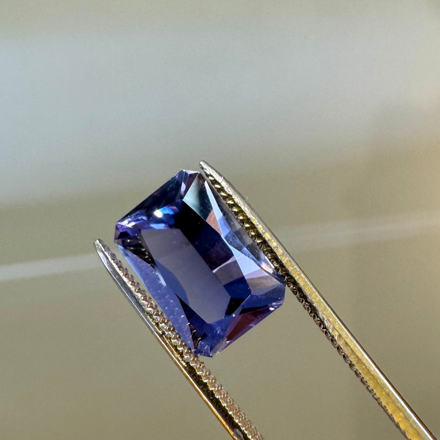 Barions Cut Iolite, 2.43CT