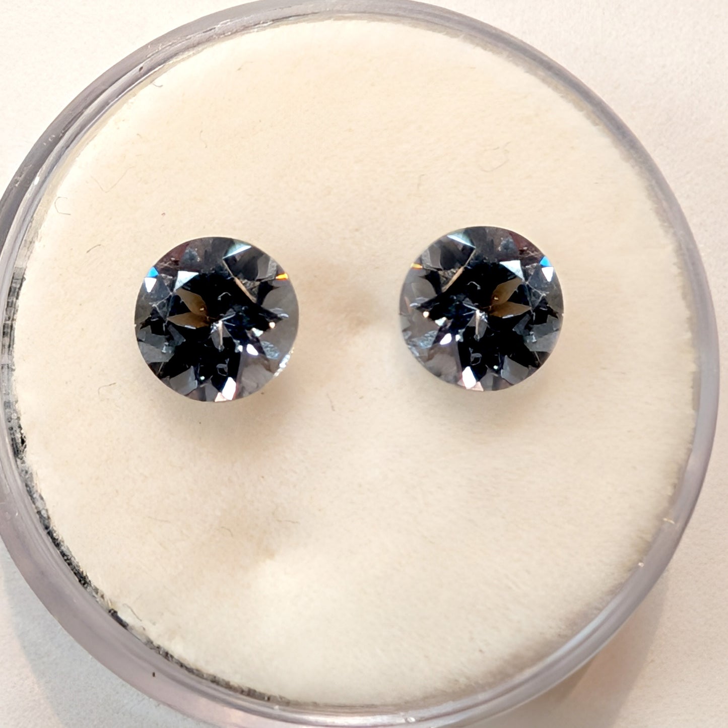Pair of Round Grey Spinel 2=1.75ct