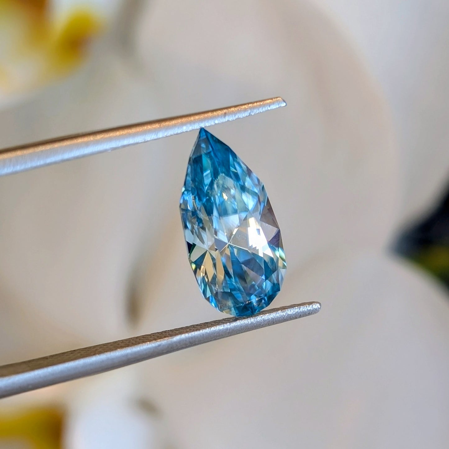 Bi-Color Zircon, 4.25cts