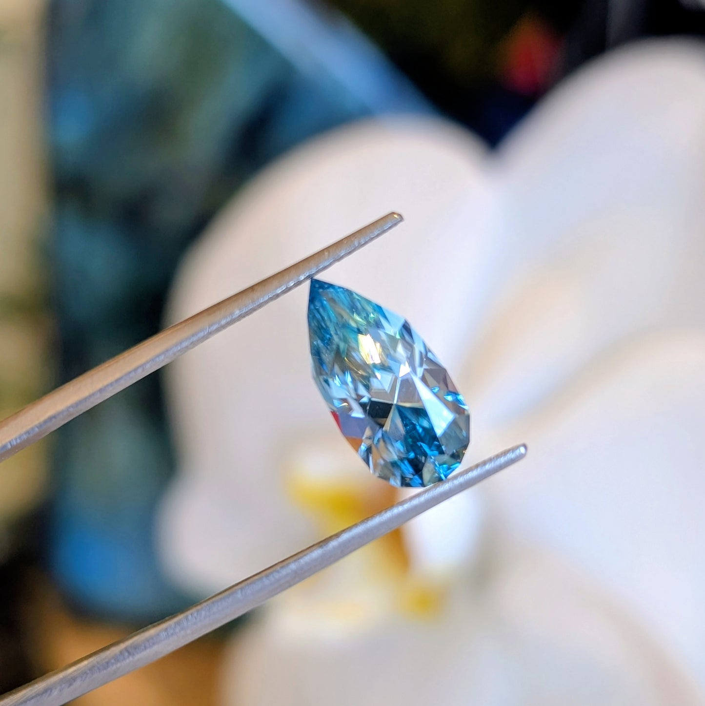Bi-Color Zircon, 4.25cts