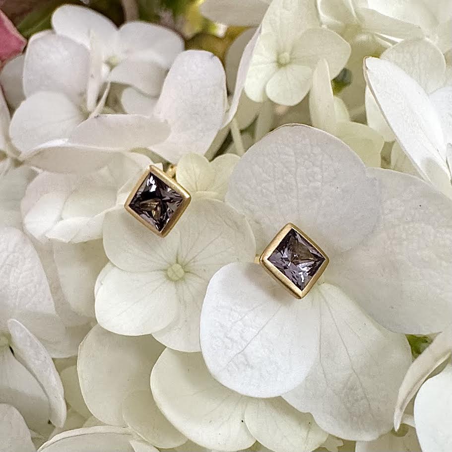 Grey Spinel Bezel Studs