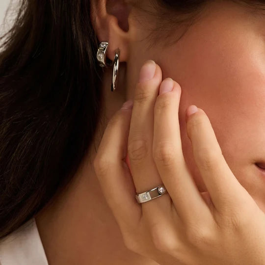 "Clarissa" Flush Set CZ Band