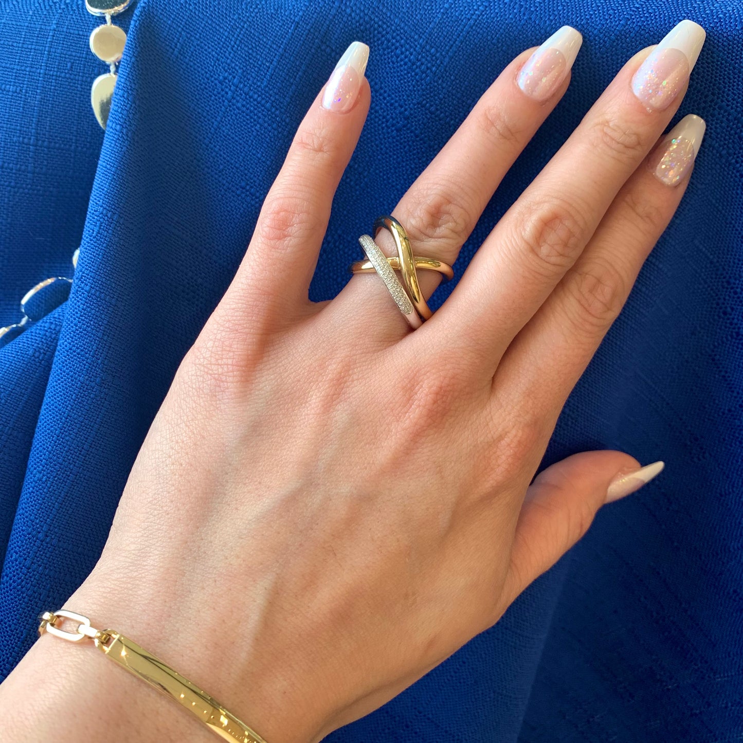 Abstract Diamond Cross Ring