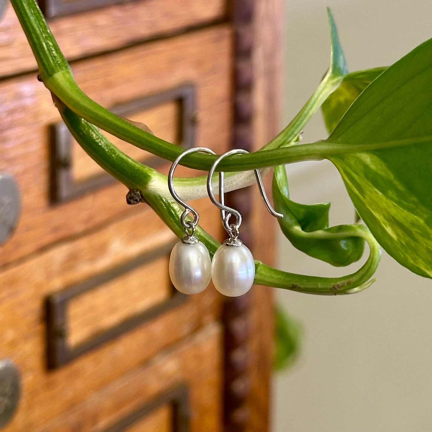 Oval Pearl Drop Earring