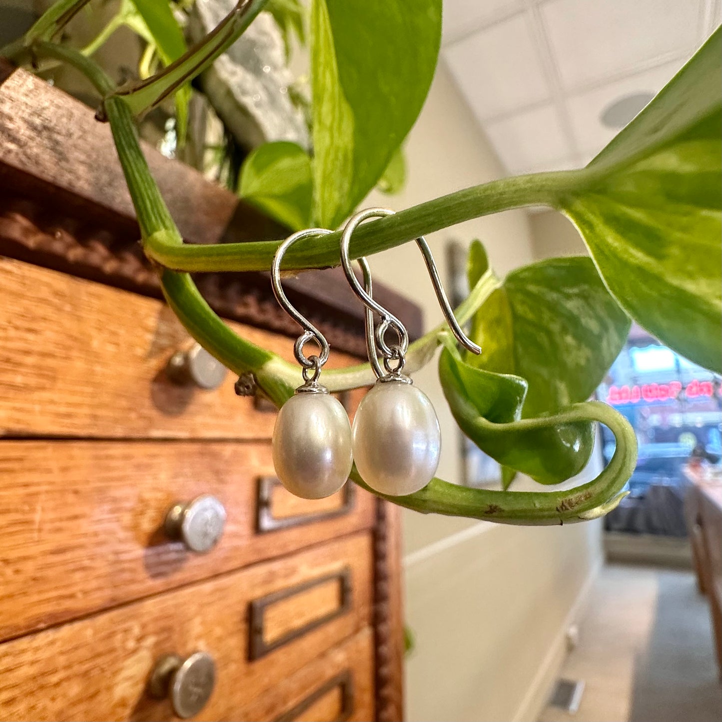 Oval Pearl Drop Earring