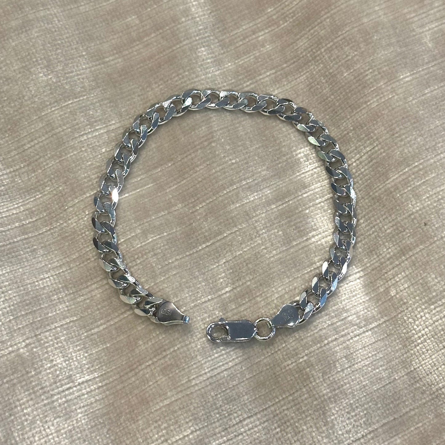 Curb Link Chain Bracelet
