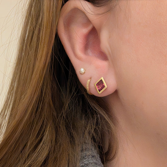 Garnet Kite Studs