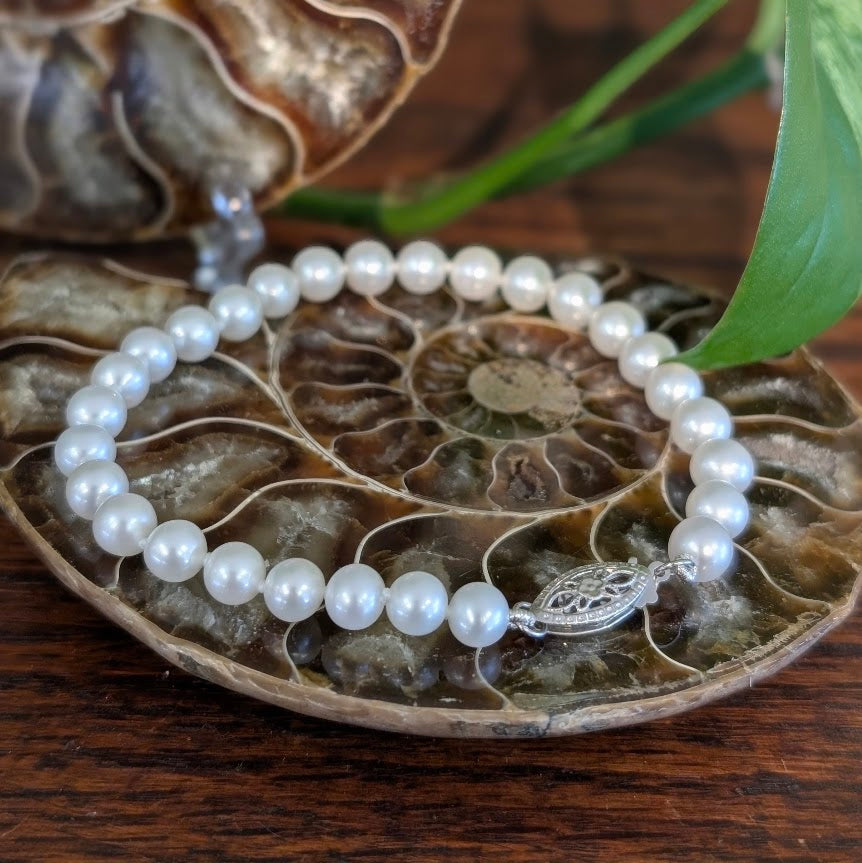 Classic Pearl Bracelet