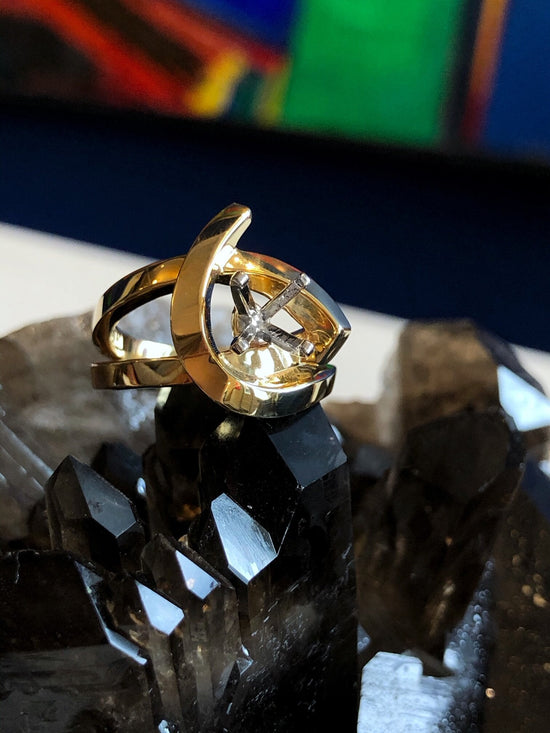 Photo of Free Form Mounting in a decorative scene, designed by , available at Plumb Gold & Plumb Silver