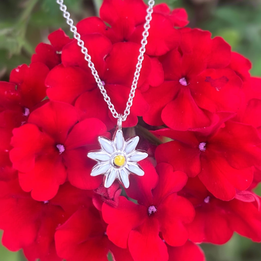 Daisy Necklace