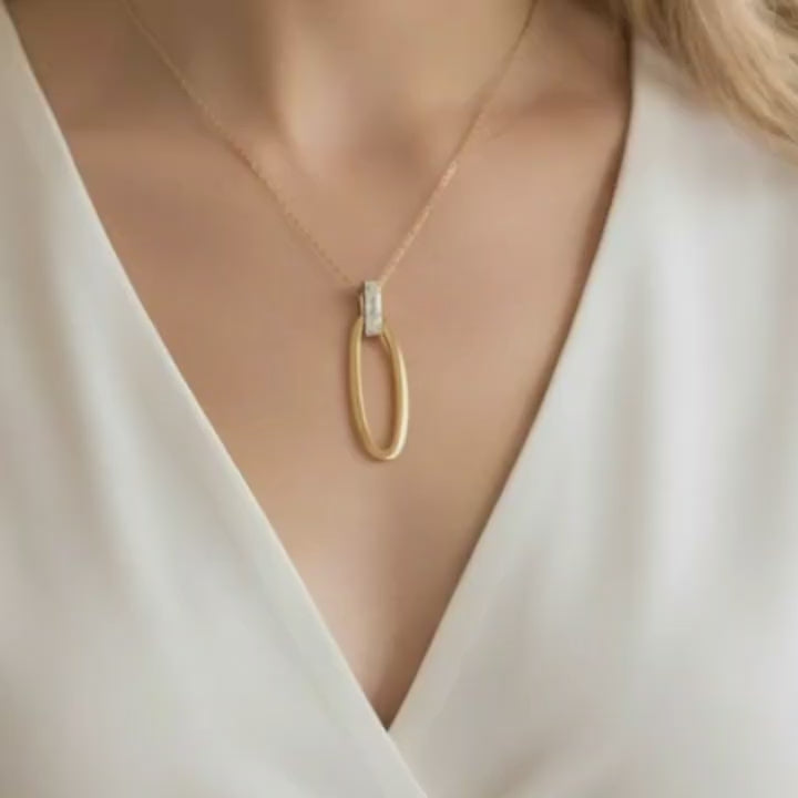 Load and play video in Gallery viewer, Open Oval Necklace

