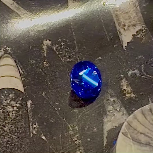 Load and play video in Gallery viewer, 13.64CT Tanzanite
