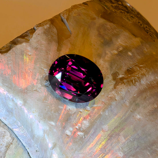 Rhodolite Garnet Oval, 5.13cts