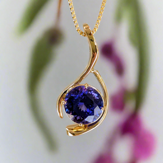 Tanzanite Swoop Pendant
