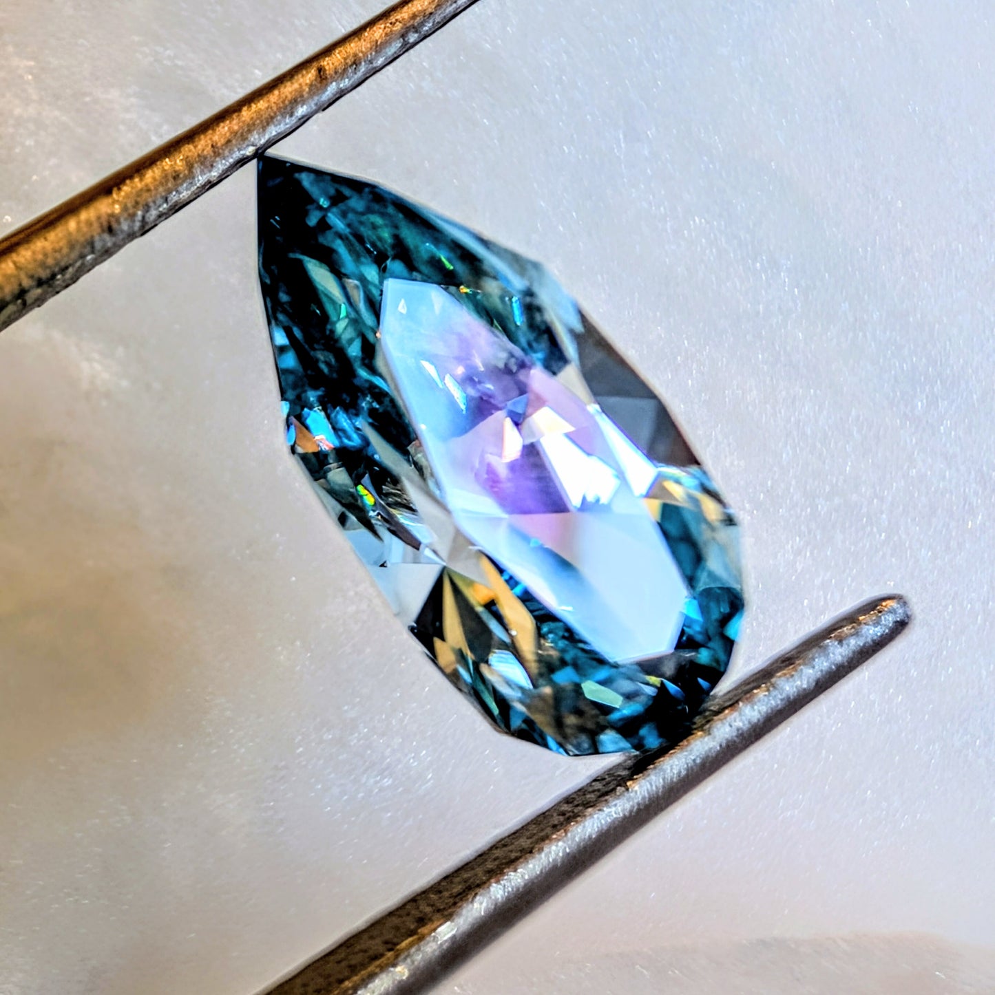 Bi-Color Zircon, 4.25cts