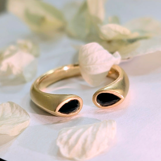 Black Spinel "Hug" Ring