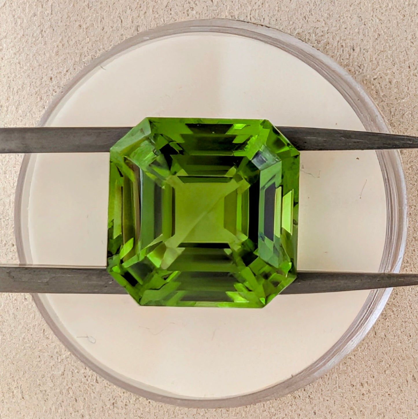 Asscher Peridot, 12.45cts