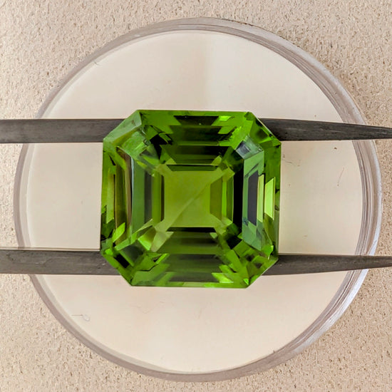 Asscher Peridot, 12.45cts