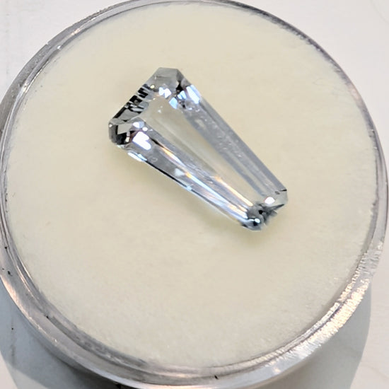 Trapezoid White Sapphire, 3.41cts