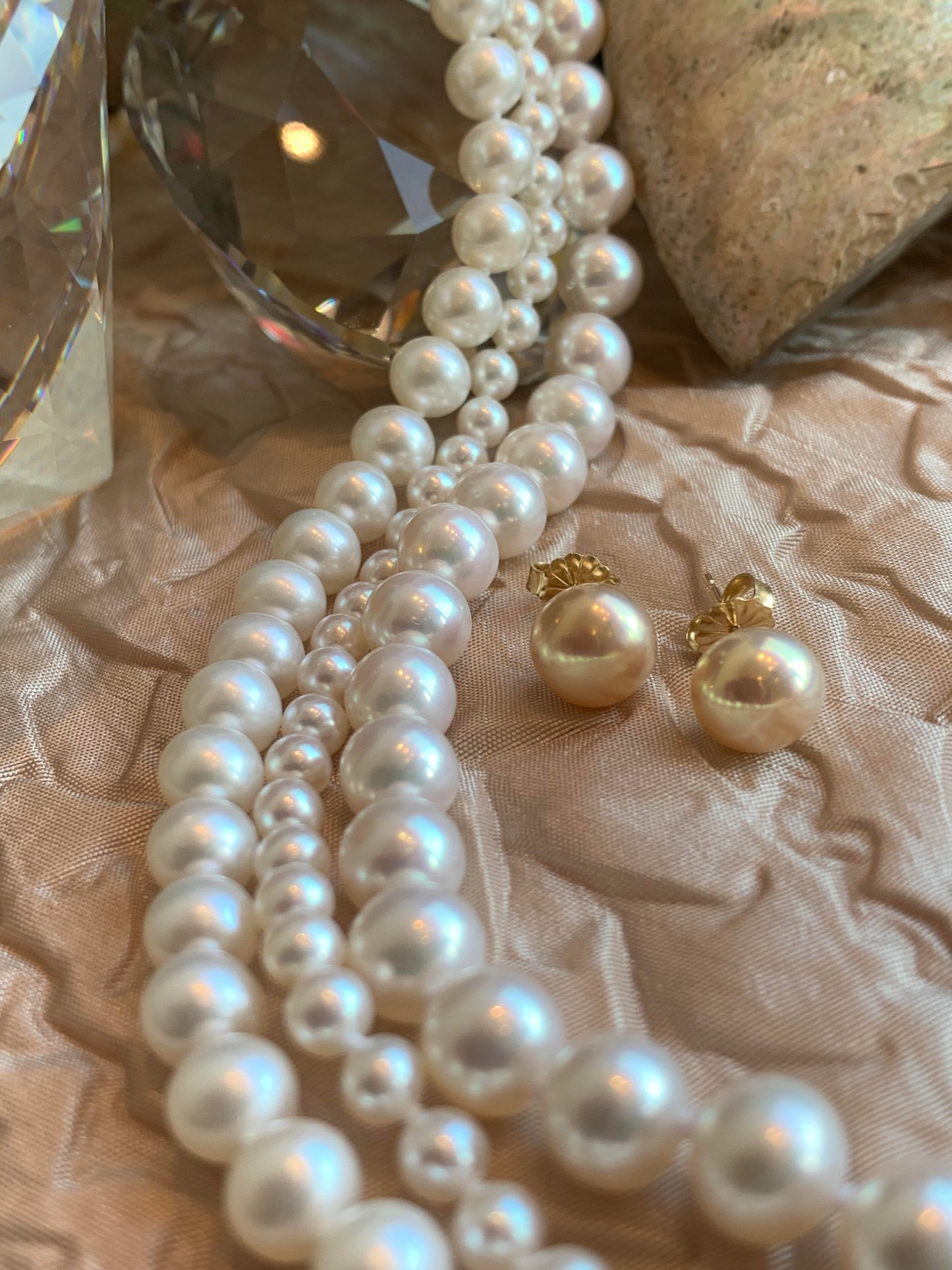 Pearl Button Studs, 8-8.5mm