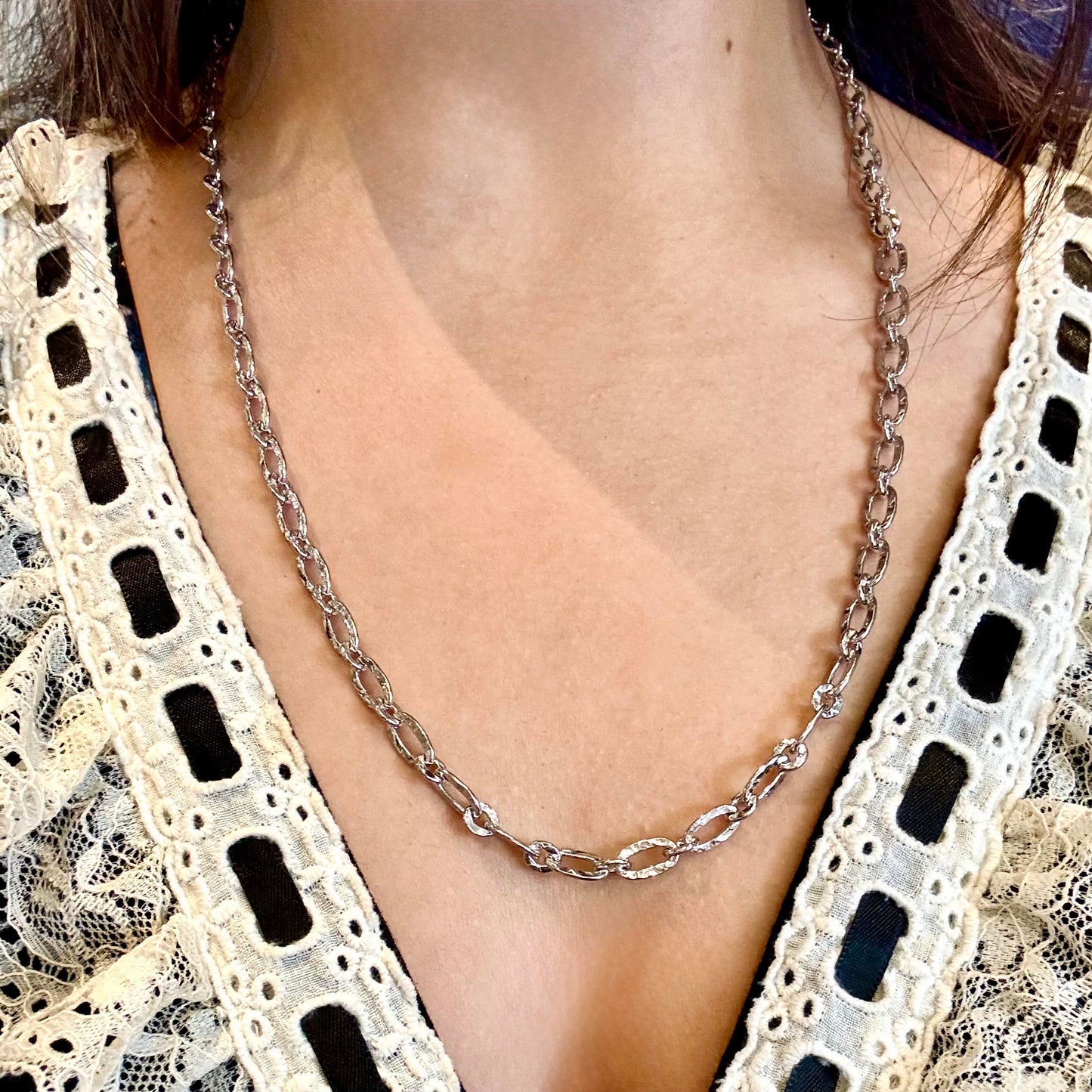 Oval Hammered Link Necklace